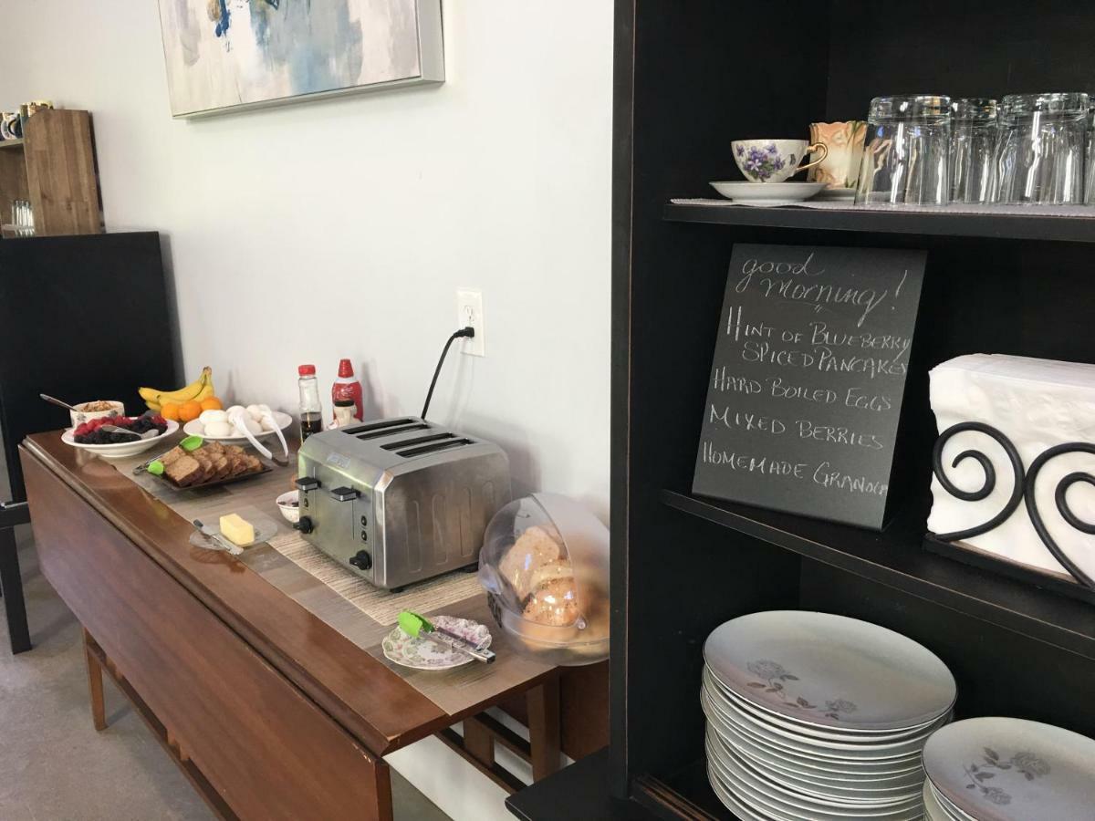 The Limelight Inn 달로네가 외부 사진